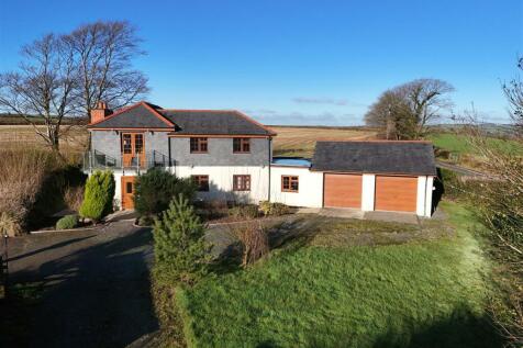 5 bedroom country house for sale