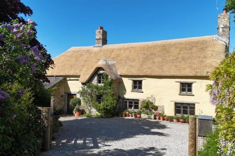 3 bedroom country house for sale