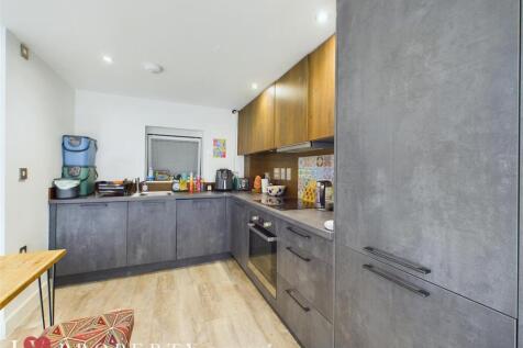 1 bedroom duplex for sale