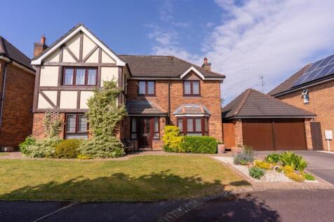 4 bedroom detached house for sale