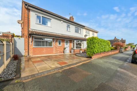 4 bedroom semi-detached house for sale