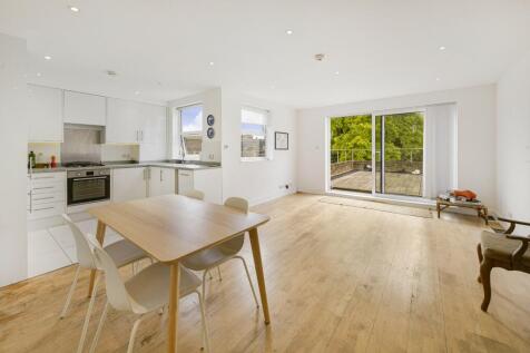 Fulham Palace Road, London 2 bed flat for sale