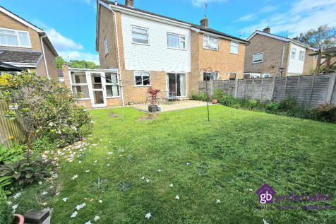 3 bedroom semi-detached house for sale