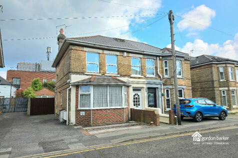 2 bedroom ground floor flat for sale