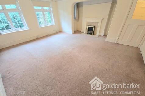 Queens Park Avenue, Bournemouth BH8 2 bed apartment for sale