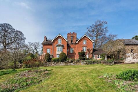 5 bedroom detached house for sale
