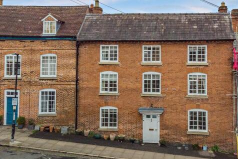 4 bedroom terraced house for sale