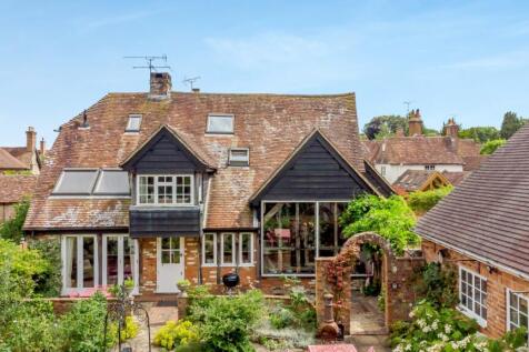 High Street, Odiham, Hook, Hampshire 4 bed house for sale