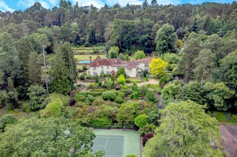 6 bedroom house for sale