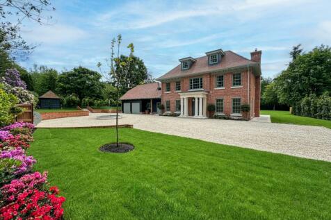 5 bedroom detached house for sale