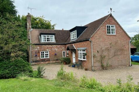 Theberton 4 bed detached house for sale