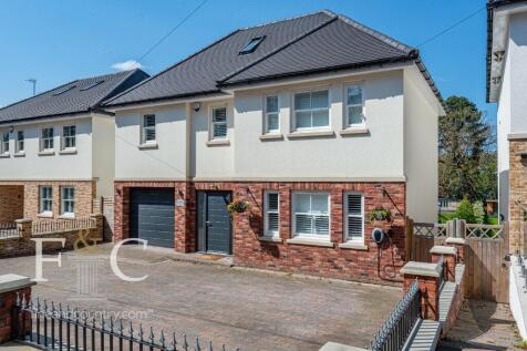 6 bedroom detached house for sale