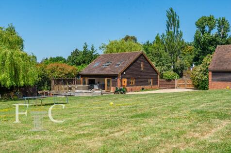 4 bedroom country house for sale