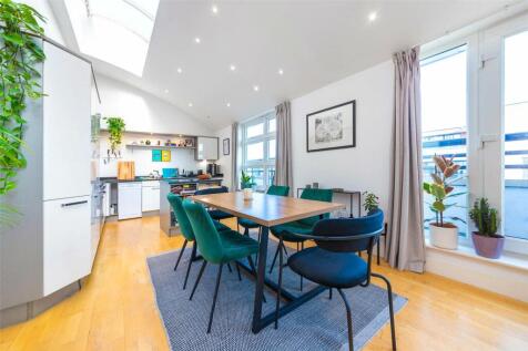 Putney Bridge Road, London SW15 2 bed apartment for sale