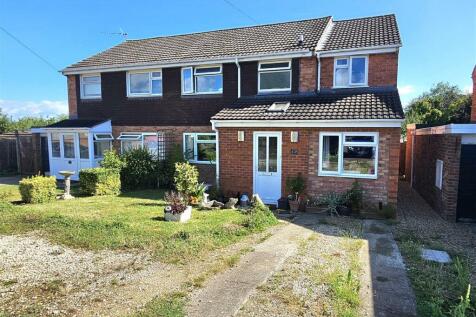 4 bedroom semi-detached house for sale