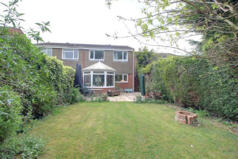3 bedroom semi-detached house for sale