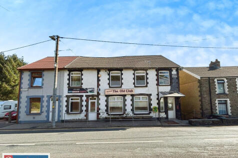 6 bedroom semi-detached house for sale