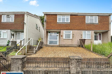 2 bedroom semi-detached house for sale