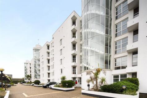 Barrier Point Road, Royal Docks... 2 bed flat for sale
