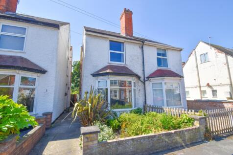 Wilford Grove, Skegness, PE25 3 bed semi