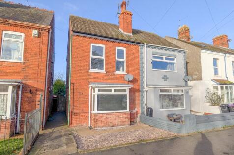 Alexandra Road, Skegness, PE25 3RE 3 bed semi