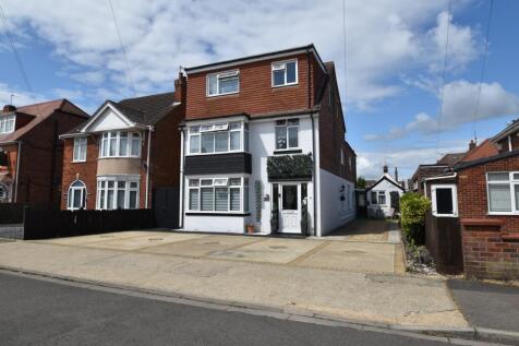 Sunningdale Drive, Skegness, PE25 8 bed house for sale