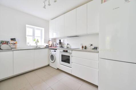 Fern Walk, Bermondsey, London, SE16 1 bed flat for sale