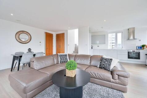 Borough High Street, Borough, London... 3 bed penthouse for sale