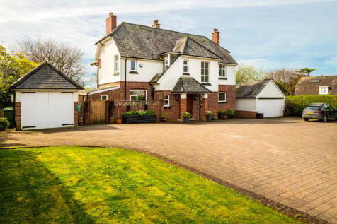 5 bedroom detached house for sale