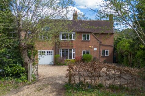 Combe Lane, Godalming GU8 3 bed detached house for sale
