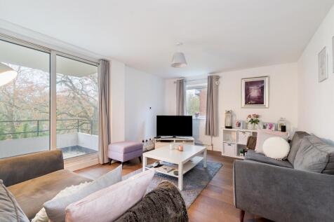 Treryn Heights, Godalming GU7 2 bed flat for sale