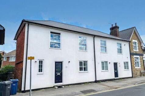 Freeholders, Farncombe GU7 1 bed maisonette for sale