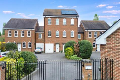 Penstock Mews, Godalming GU7 3 bed terraced house for sale