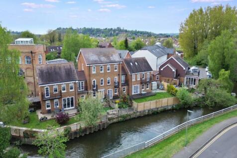 Penstock Mews, Godalming GU7 3 bed terraced house for sale