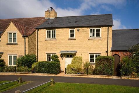 3 bedroom link detached house for sale