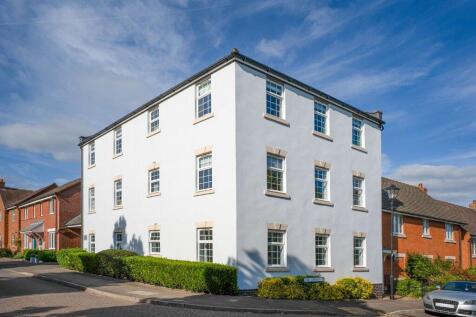 3 bedroom flat for sale