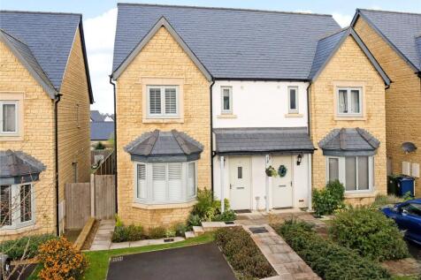 3 bedroom semi-detached house for sale