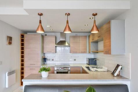 North Side Wandsworth Common... 2 bed flat for sale