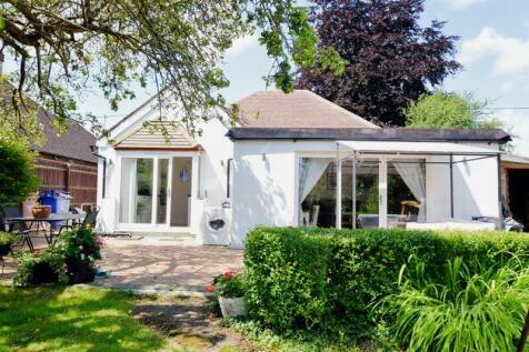 4 bedroom detached bungalow for sale