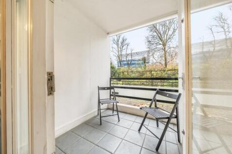 Craven Hill Gardens, Bayswater... 1 bed flat for sale