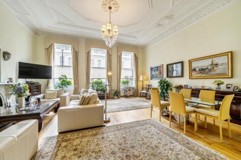 4 bedroom flat for sale