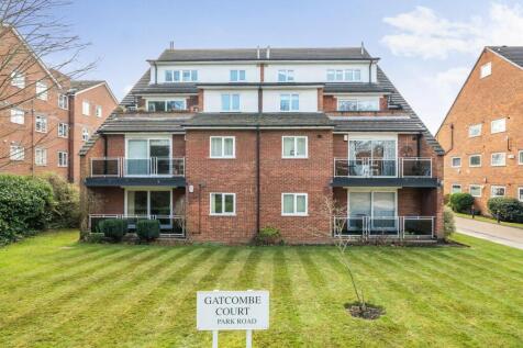 Park Road, Beckenham, Kent, BR3 2 bed flat for sale