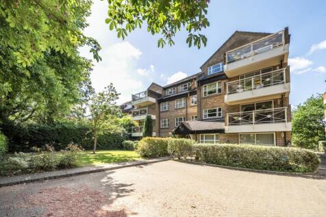 Park Road, Beckenham, Kent, BR3 2 bed flat for sale