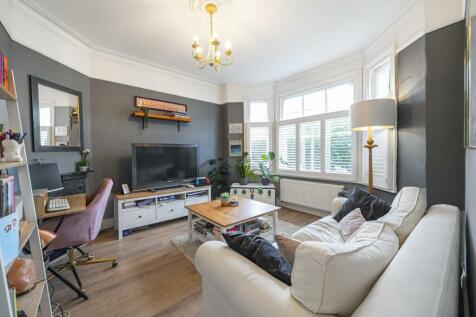 Brenda Road, Balham 2 bed maisonette for sale