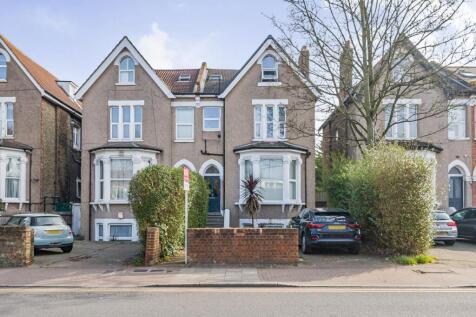 Bedford Hill, Balham, London, SW12 2 bed flat for sale