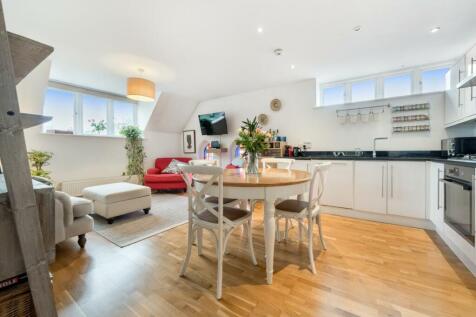 Earlsfield Road, Earlsfield 2 bed flat for sale