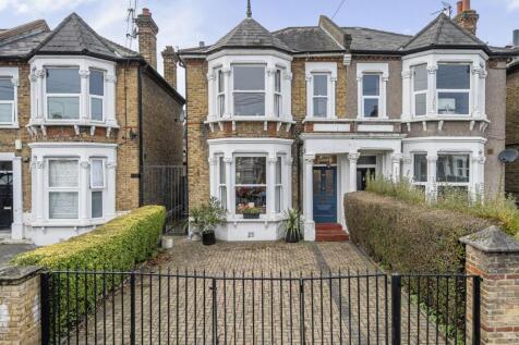 Hurstbourne Road, Forest Hill... 3 bed semi