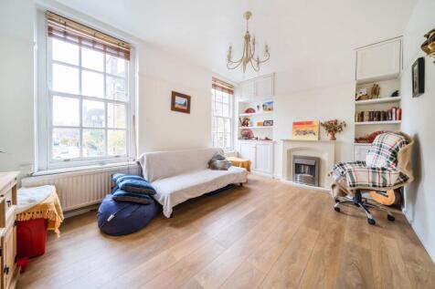 Riverside Gardens, Hammersmith... 2 bed flat for sale