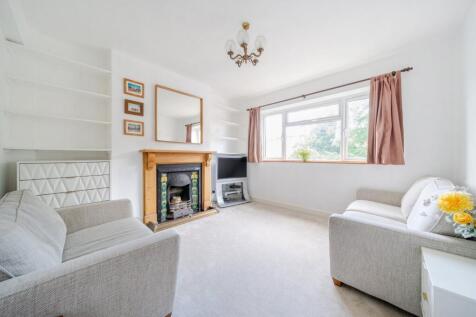 Goldhawk Road, Shepherds Bush... 2 bed flat for sale
