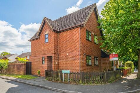 Orchard Road, Farnborough, Kent, BR6 3 bed end of terrace house for sale